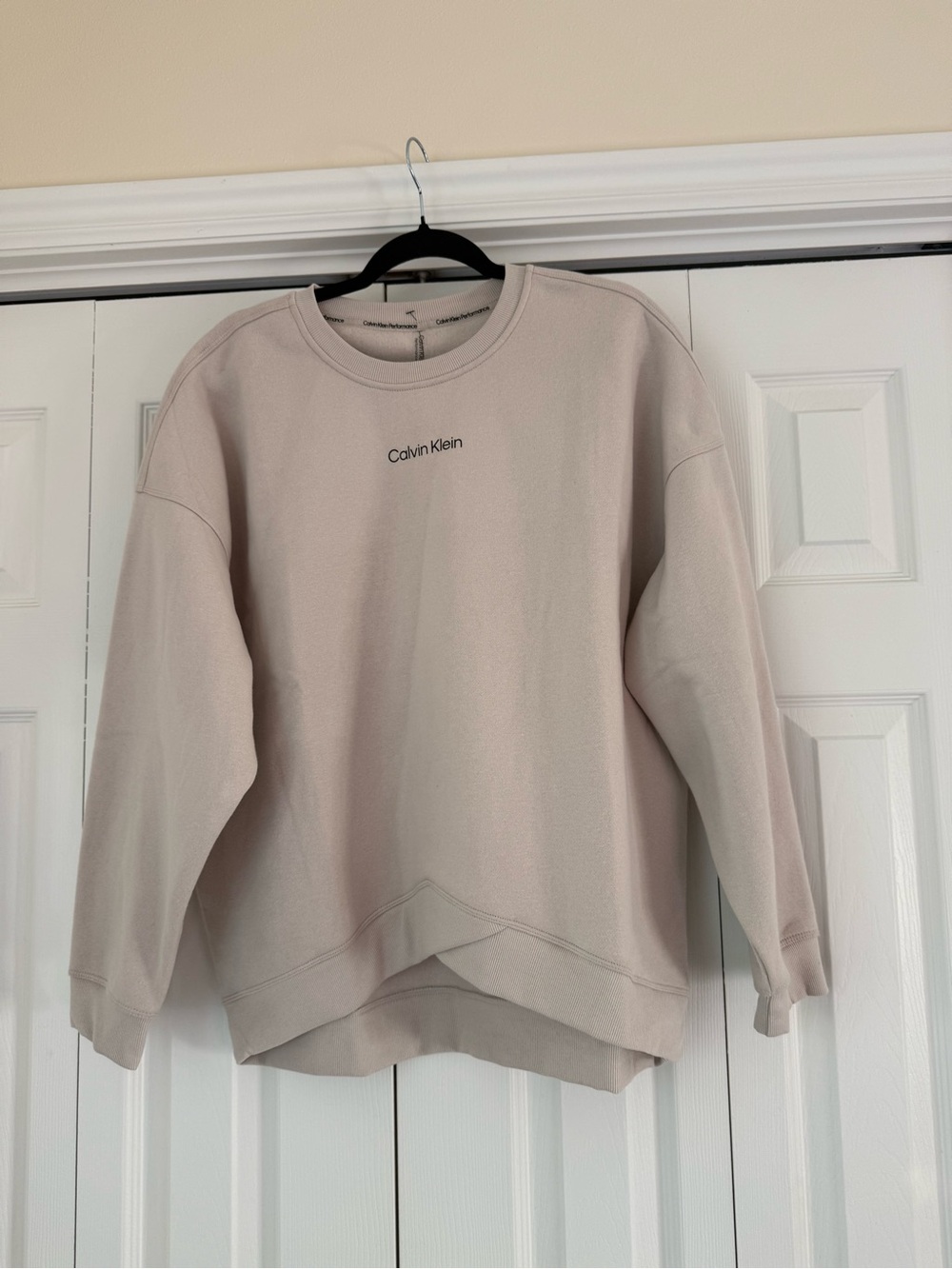 Calvin Klein Women's Crewneck Sweatshirt in Pale Beige